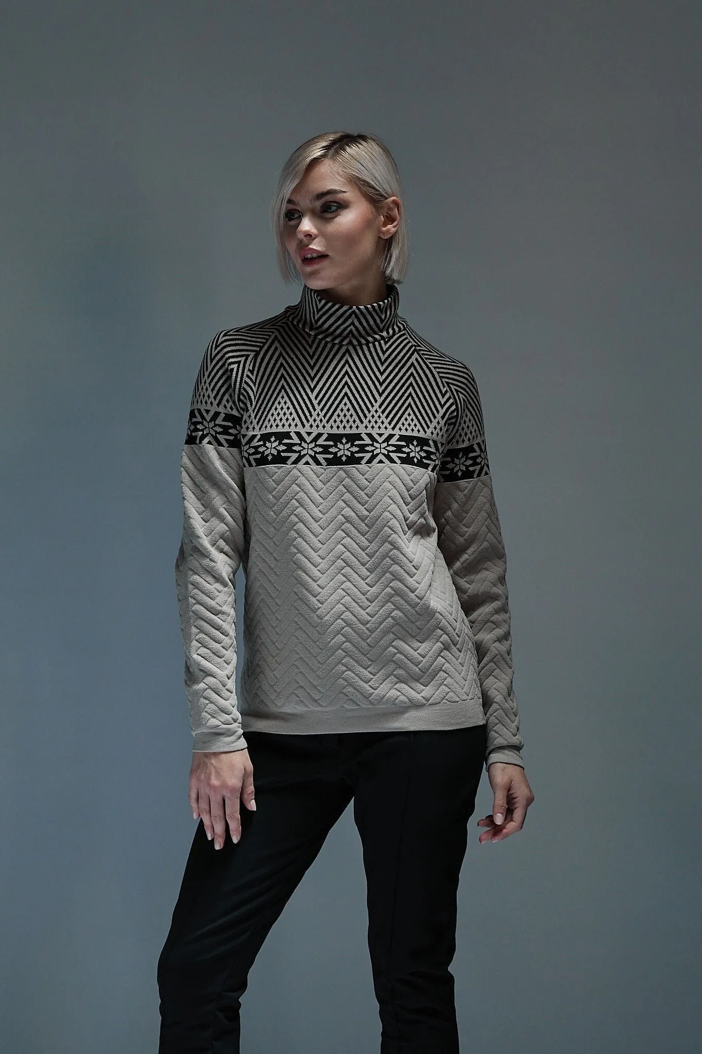 Newland Women's Dynamite Knit Turtleneck